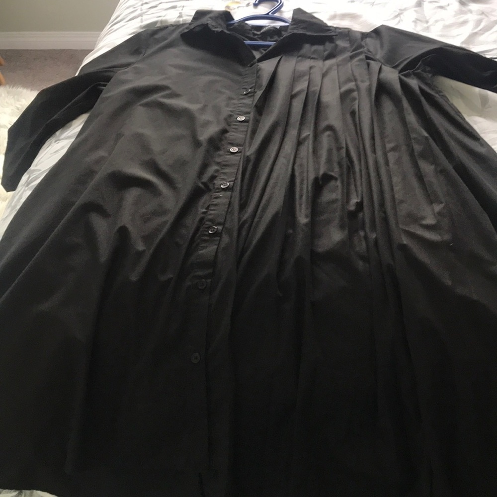 Black half ruffled half straight dress by ICŌNE